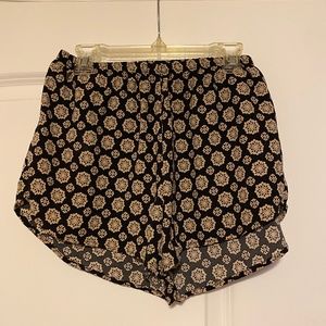 Flowy pattern shorts